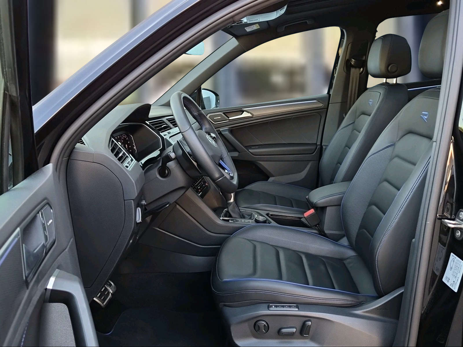 VW Tiguan 2.0TSI R 4Motion DSG Deepblack Perleffekt-image-8