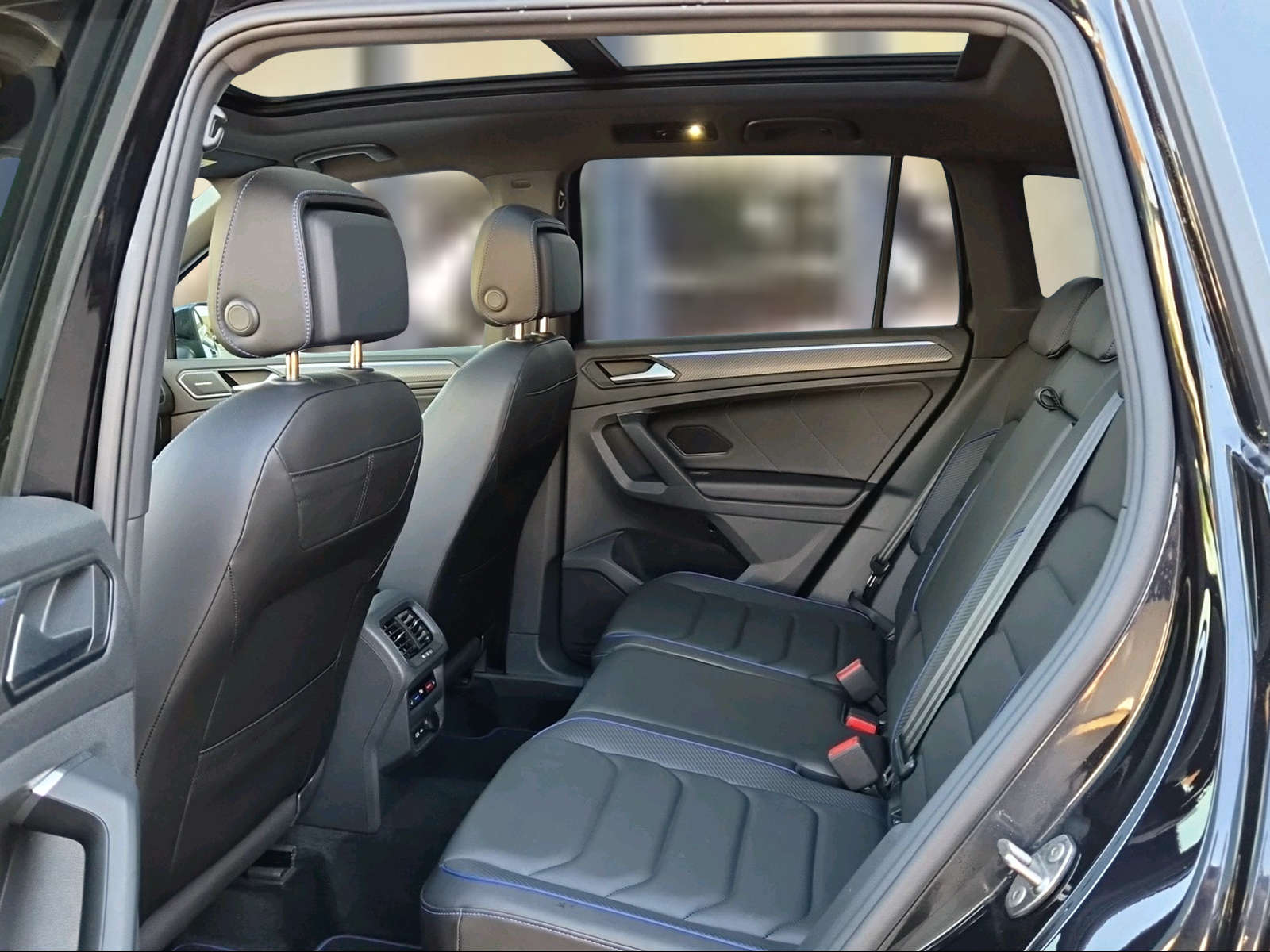 VW Tiguan 2.0TSI R 4Motion DSG Deepblack Perleffekt-image-9