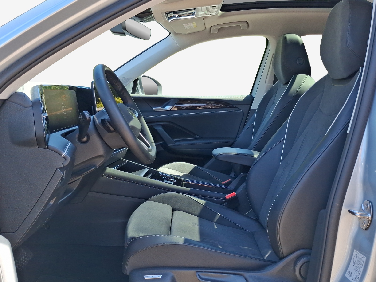 VW Tiguan 2.0 TSI DSG Elegance 4Motion-image-7