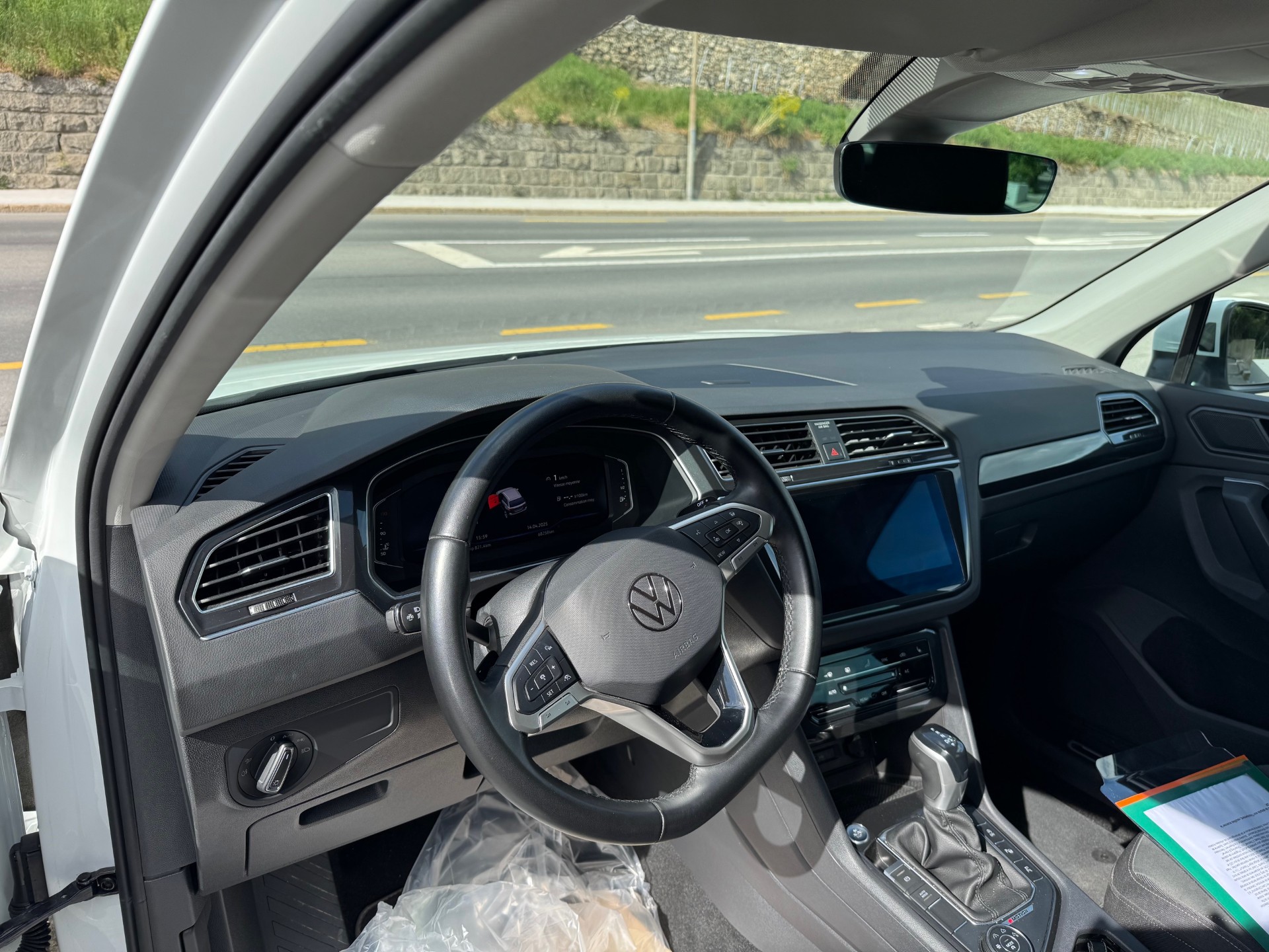 VW Tiguan 2.0TSI Elegance 4Motion DSG-image-5