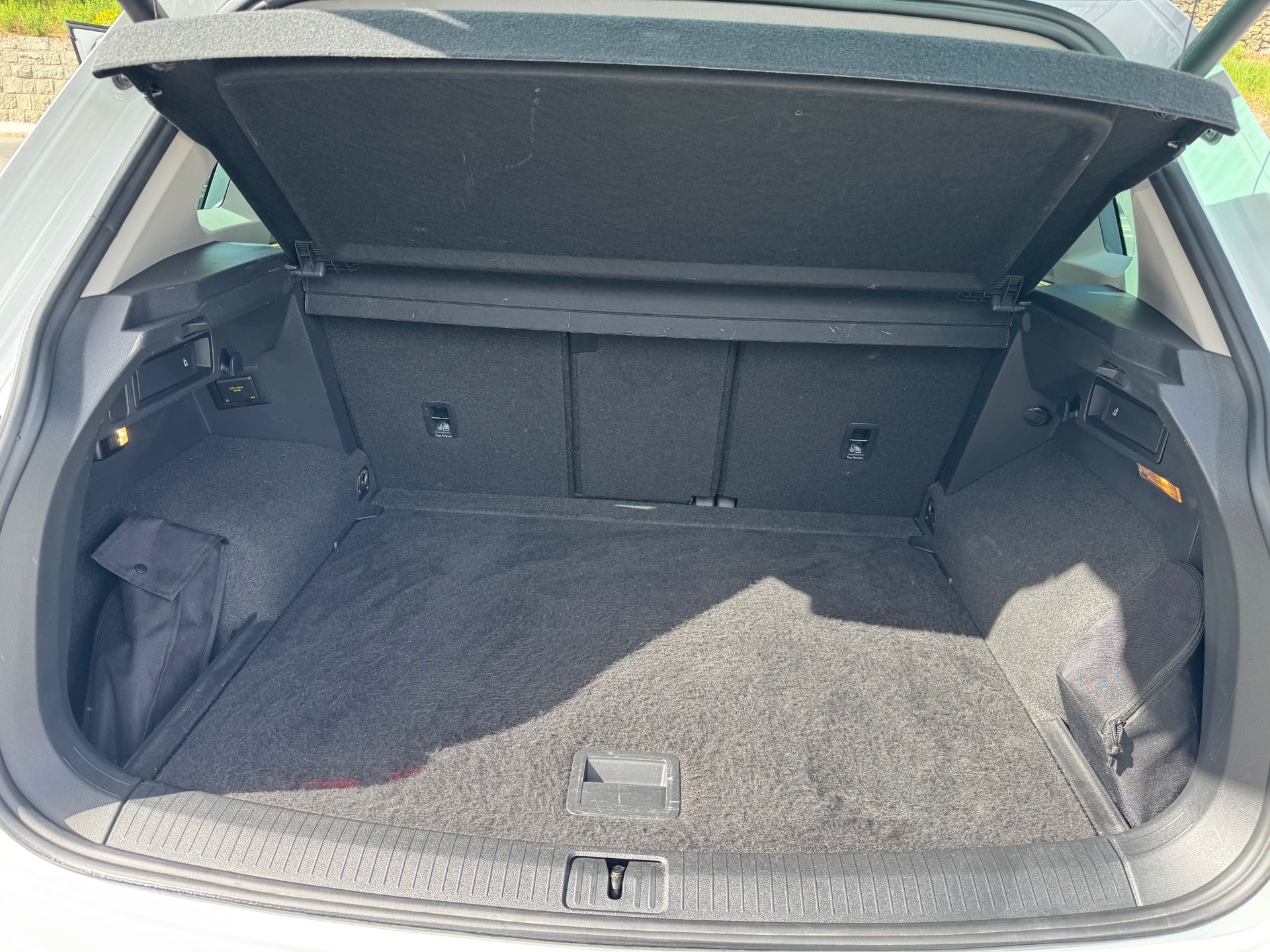 VW Tiguan 2.0TSI Elegance 4Motion DSG-image-6