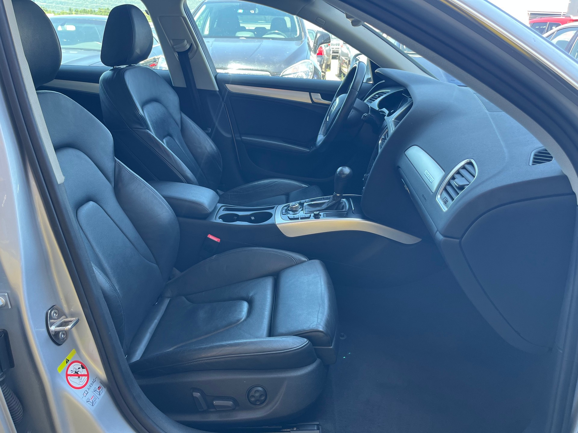 AUDI A4 Avant 2.0 TFSI quattro-image-13