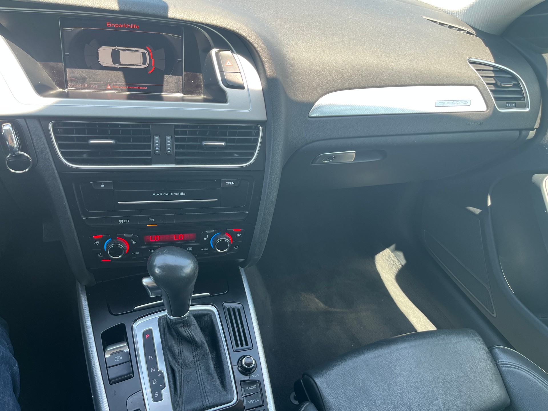 AUDI A4 Avant 2.0 TFSI quattro-image-14