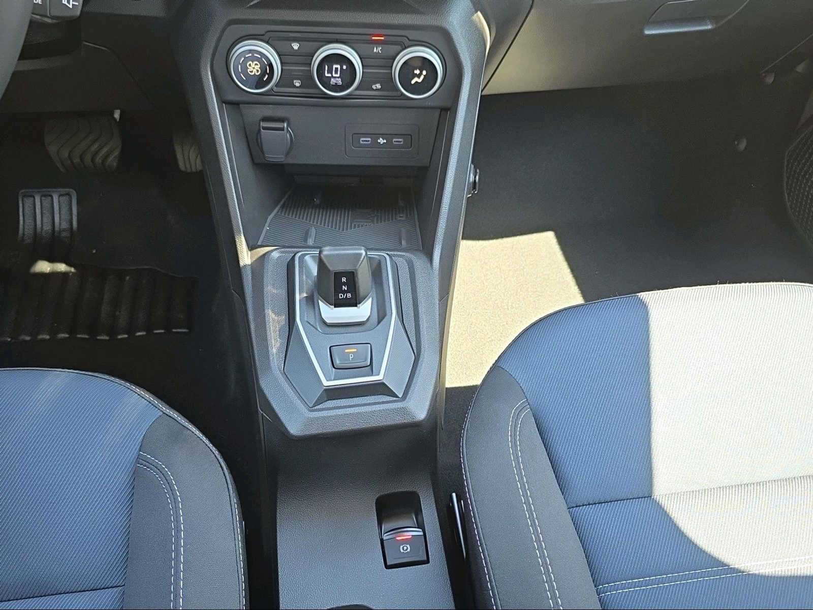 DACIA Jogger 1.8 Hybrid Journey-image-10
