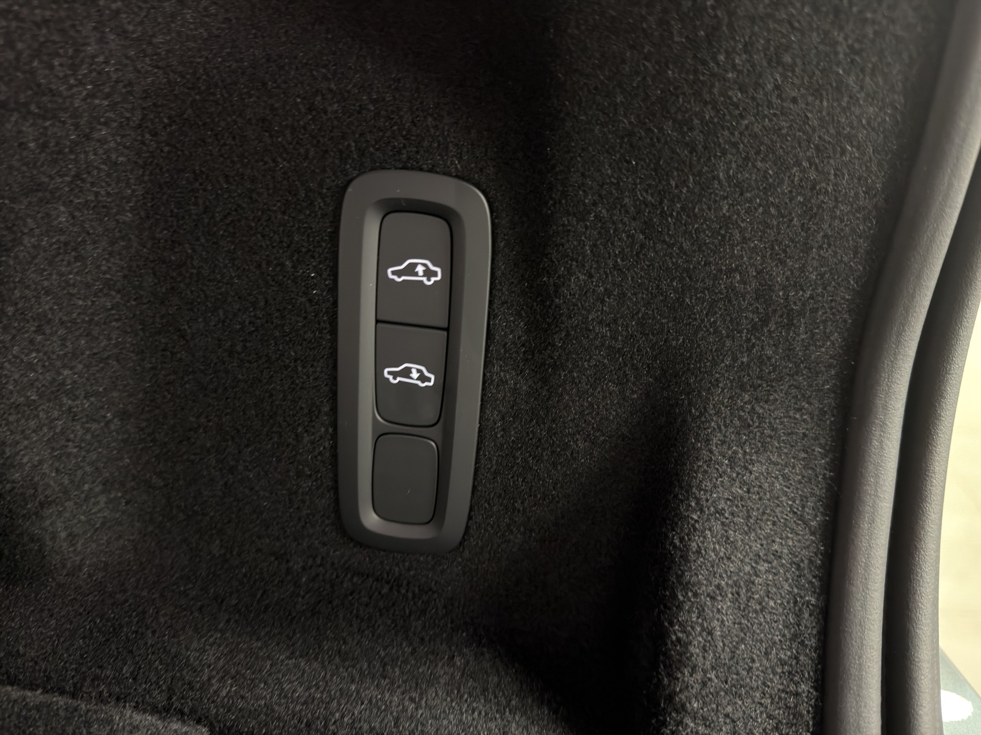 VOLVO XC60 2.0 T8 TE Ultra Dark eAWD-image-18