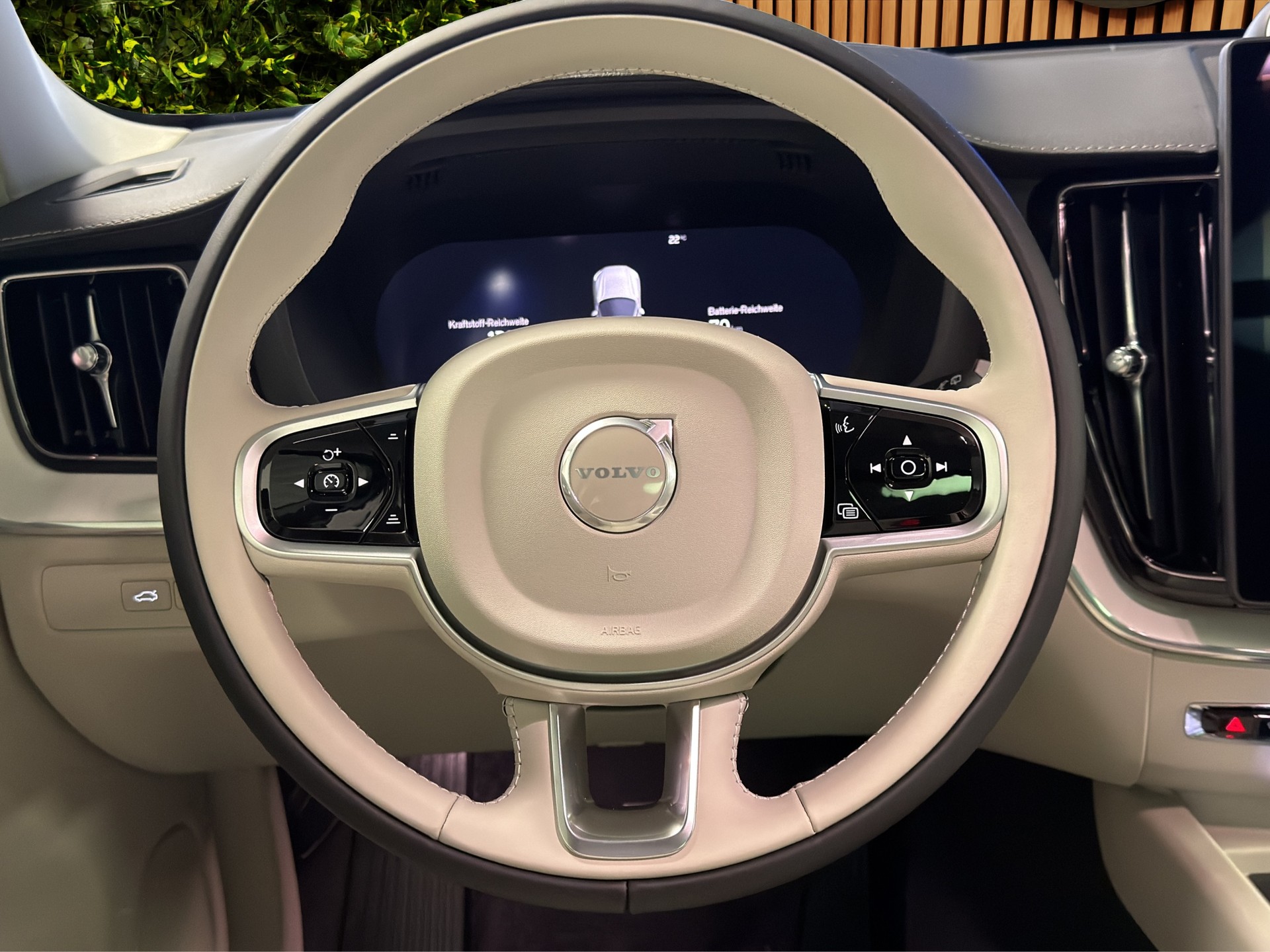 VOLVO XC60 2.0 T8 TE Ultra Dark eAWD-image-10