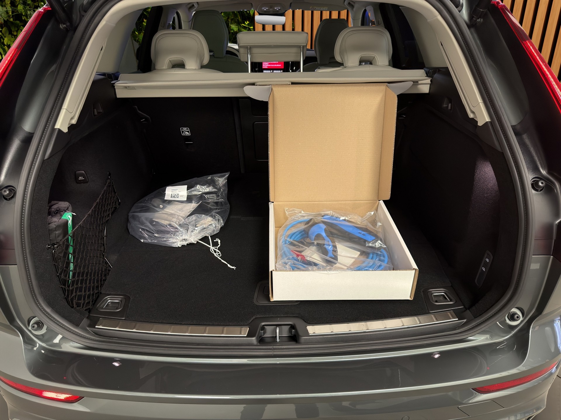 VOLVO XC60 2.0 T8 TE Ultra Dark eAWD-image-16