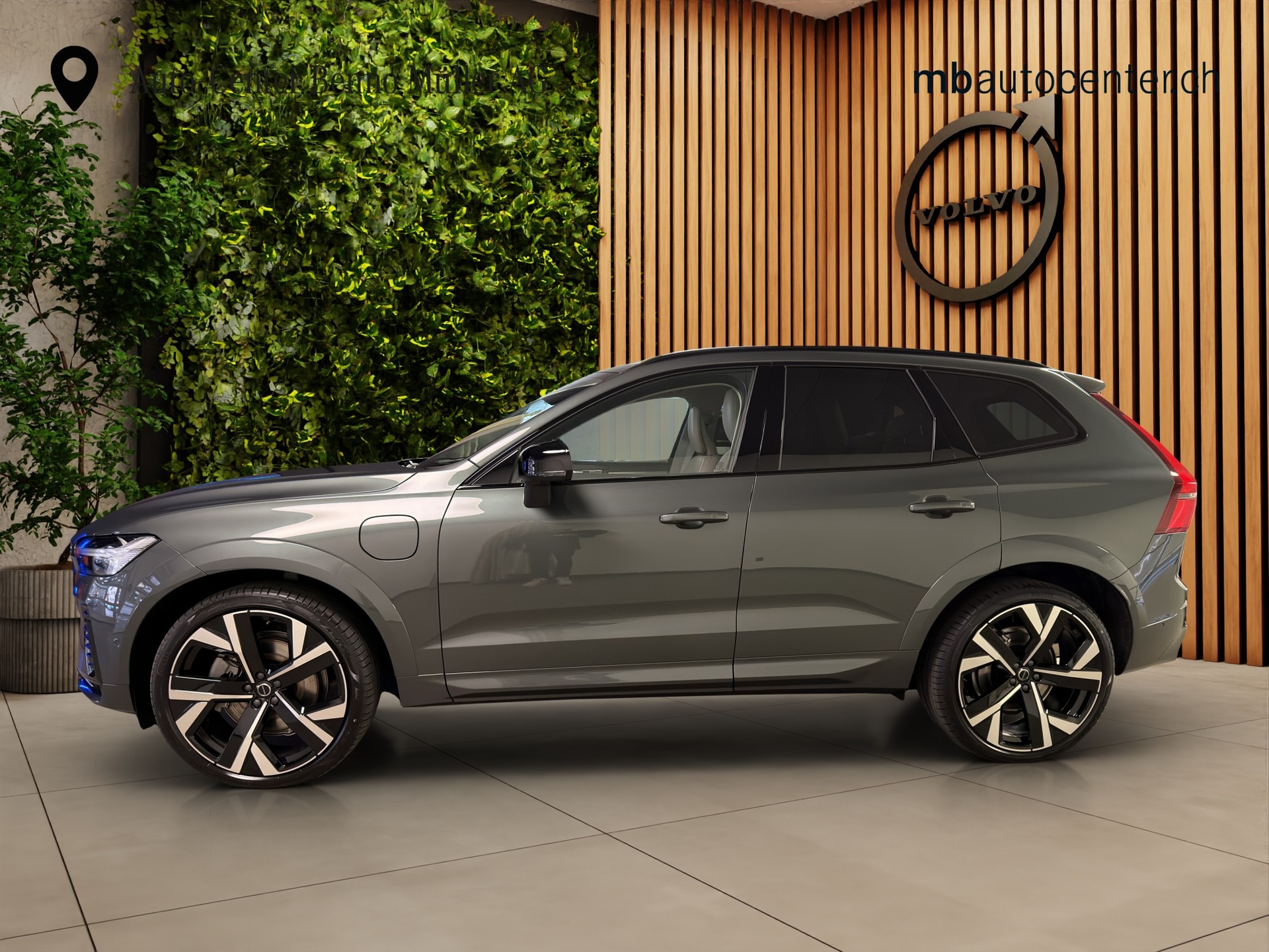VOLVO XC60 2.0 T8 TE Ultra Dark eAWD-image-1