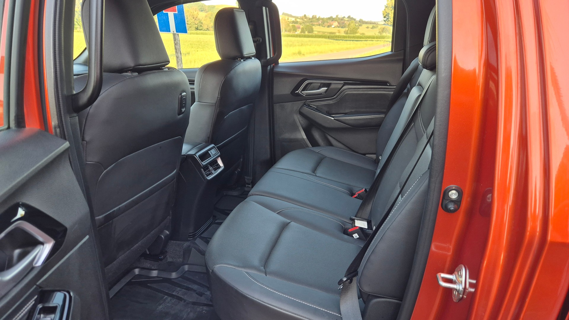 ISUZU D-MAX 1.9 SpaceCab N60FF 4x4 AT-image-12