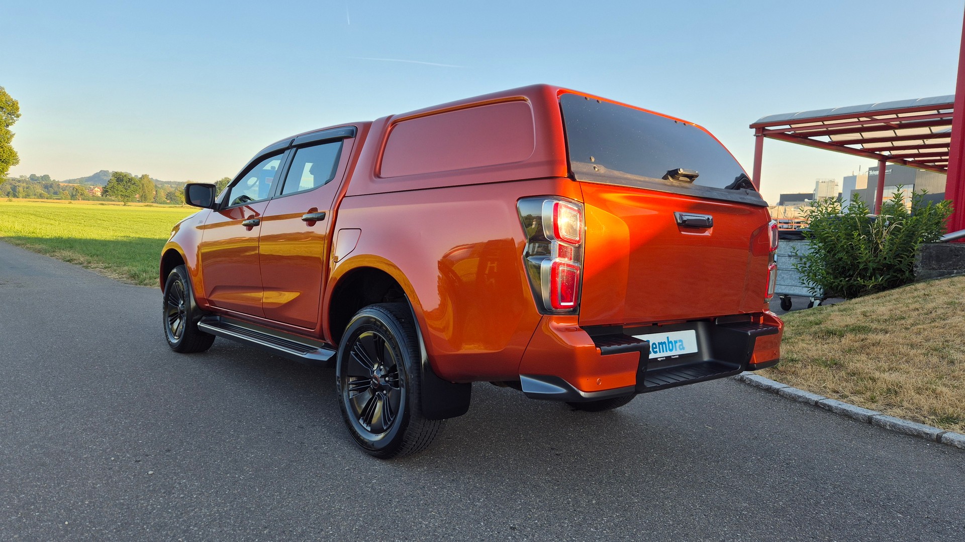 ISUZU D-MAX 1.9 SpaceCab N60FF 4x4 AT-image-2