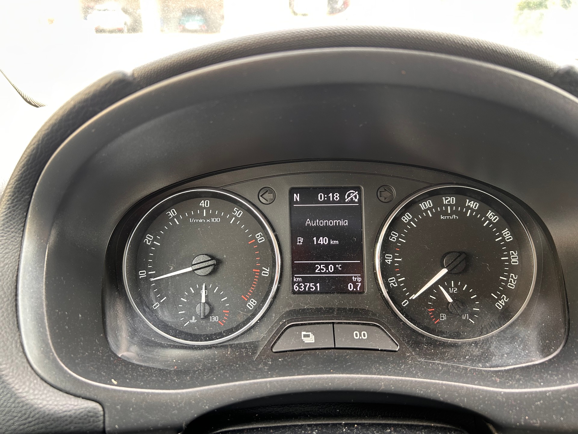 SKODA Fabia 1.2 TSI Ambition Plus-image-8