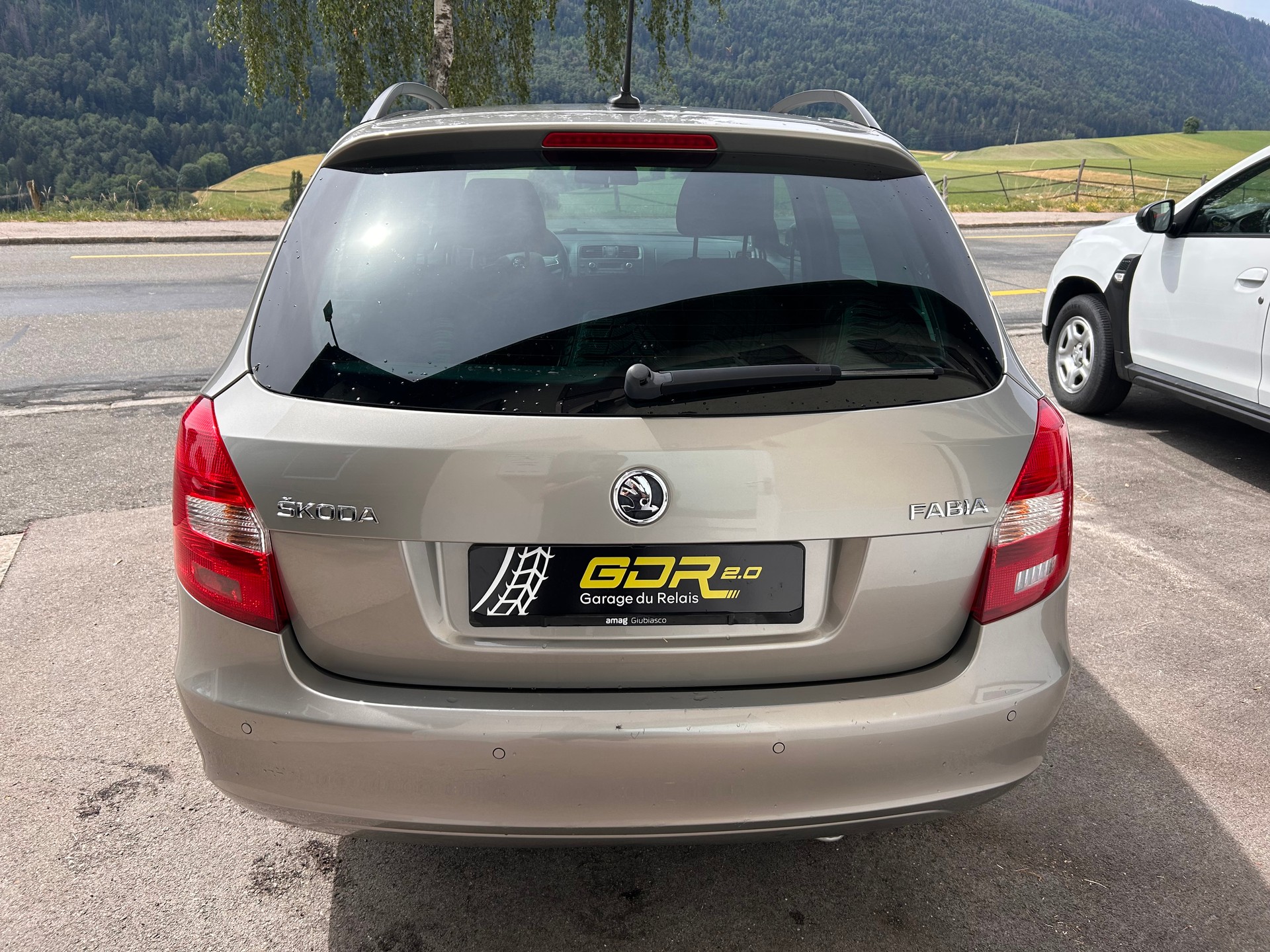 SKODA Fabia 1.2 TSI Ambition Plus-image-3