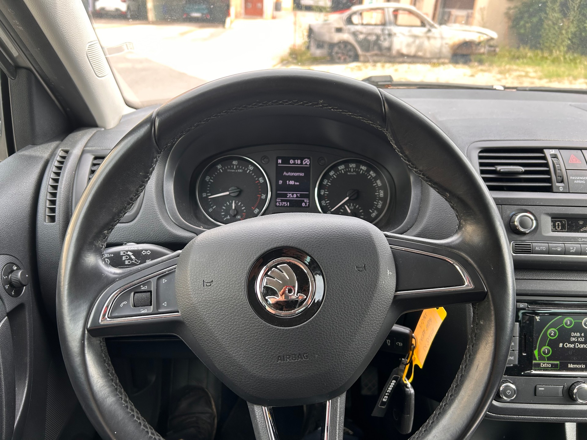 SKODA Fabia 1.2 TSI Ambition Plus-image-9