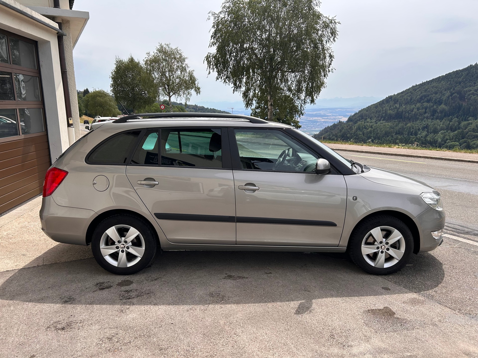 SKODA Fabia 1.2 TSI Ambition Plus-image-1