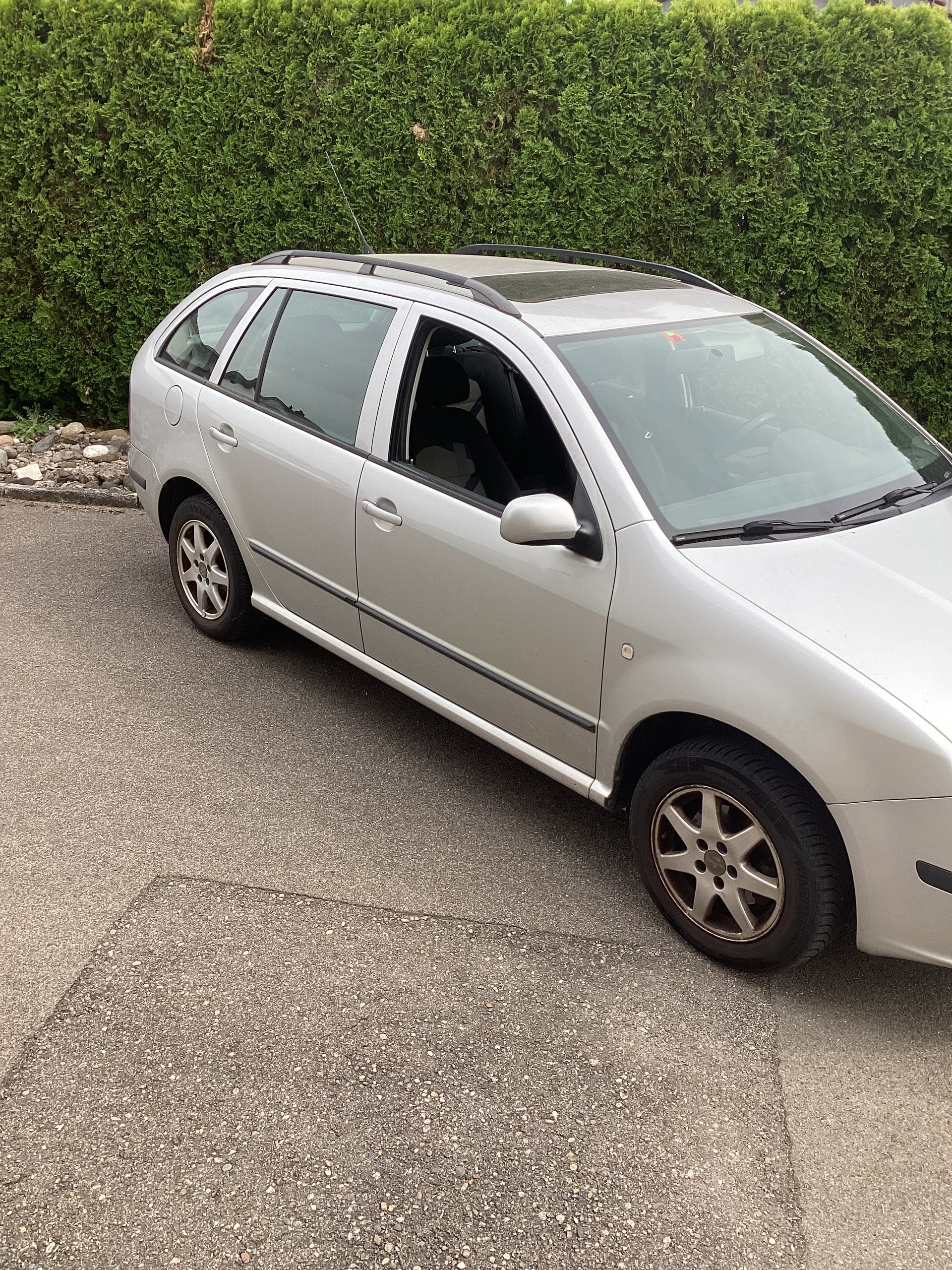 SKODA 1.4 16V 101 Elegance-image-1