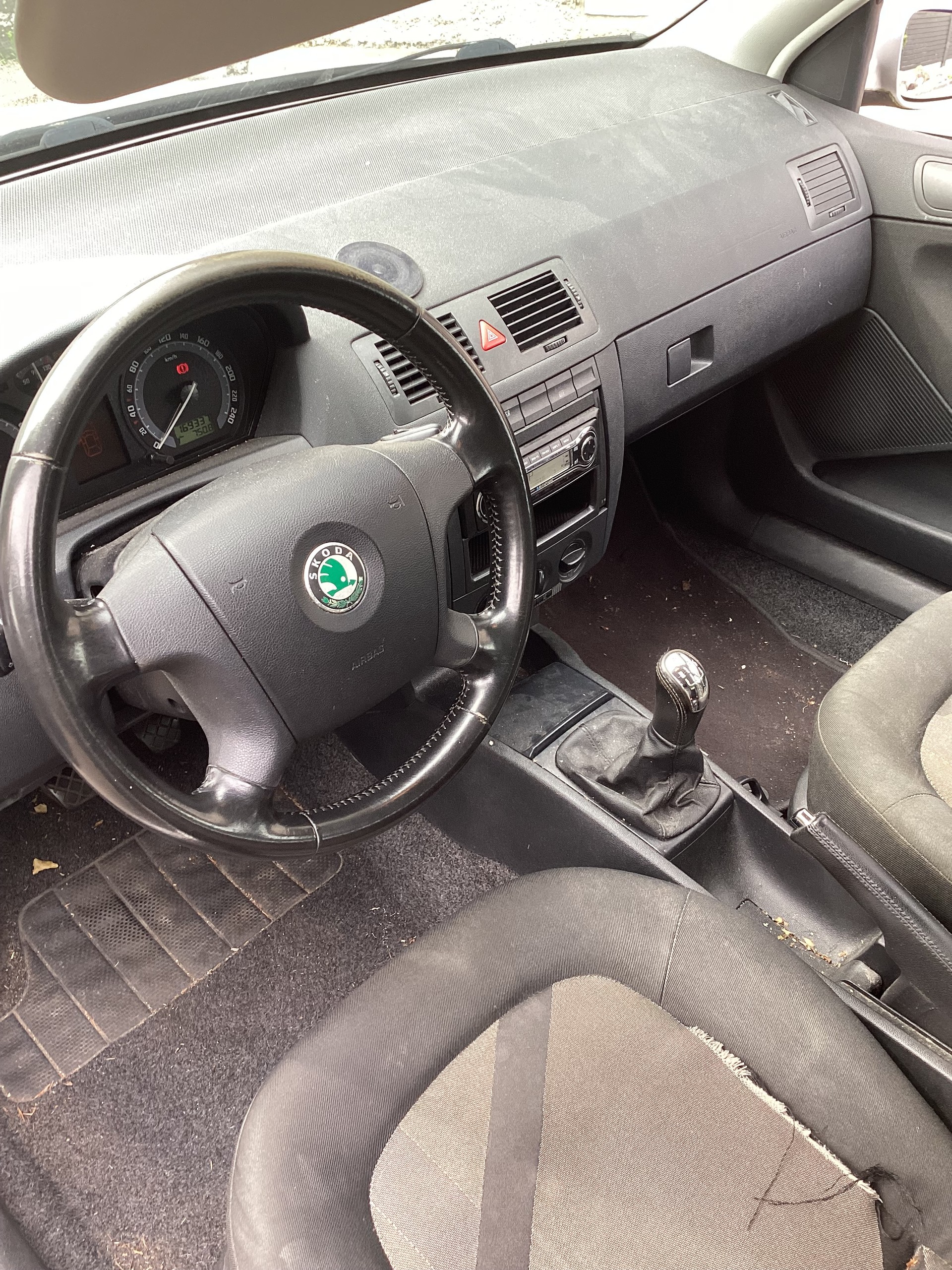 SKODA 1.4 16V 101 Elegance-image-3