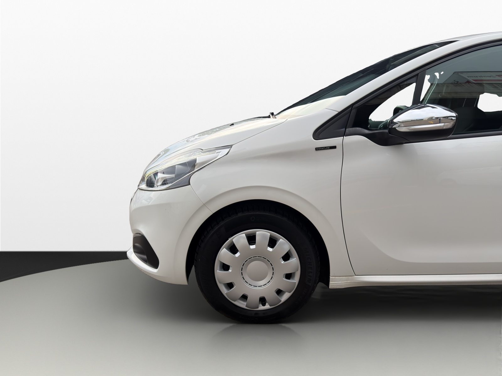 PEUGEOT 208 1.2 PureTech Signature-image-20