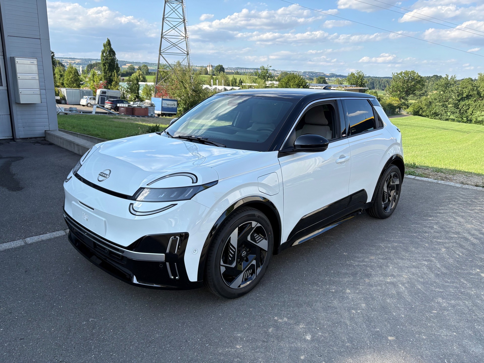 NISSAN Micra 52kWh Evolve-image-0