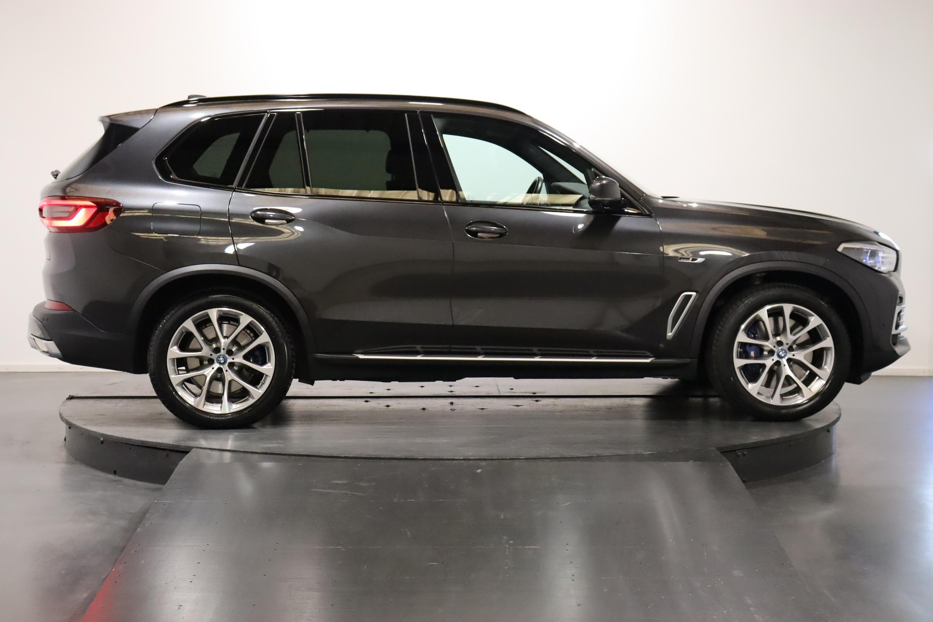 BMW X5 45e xDrive SAG-image-7
