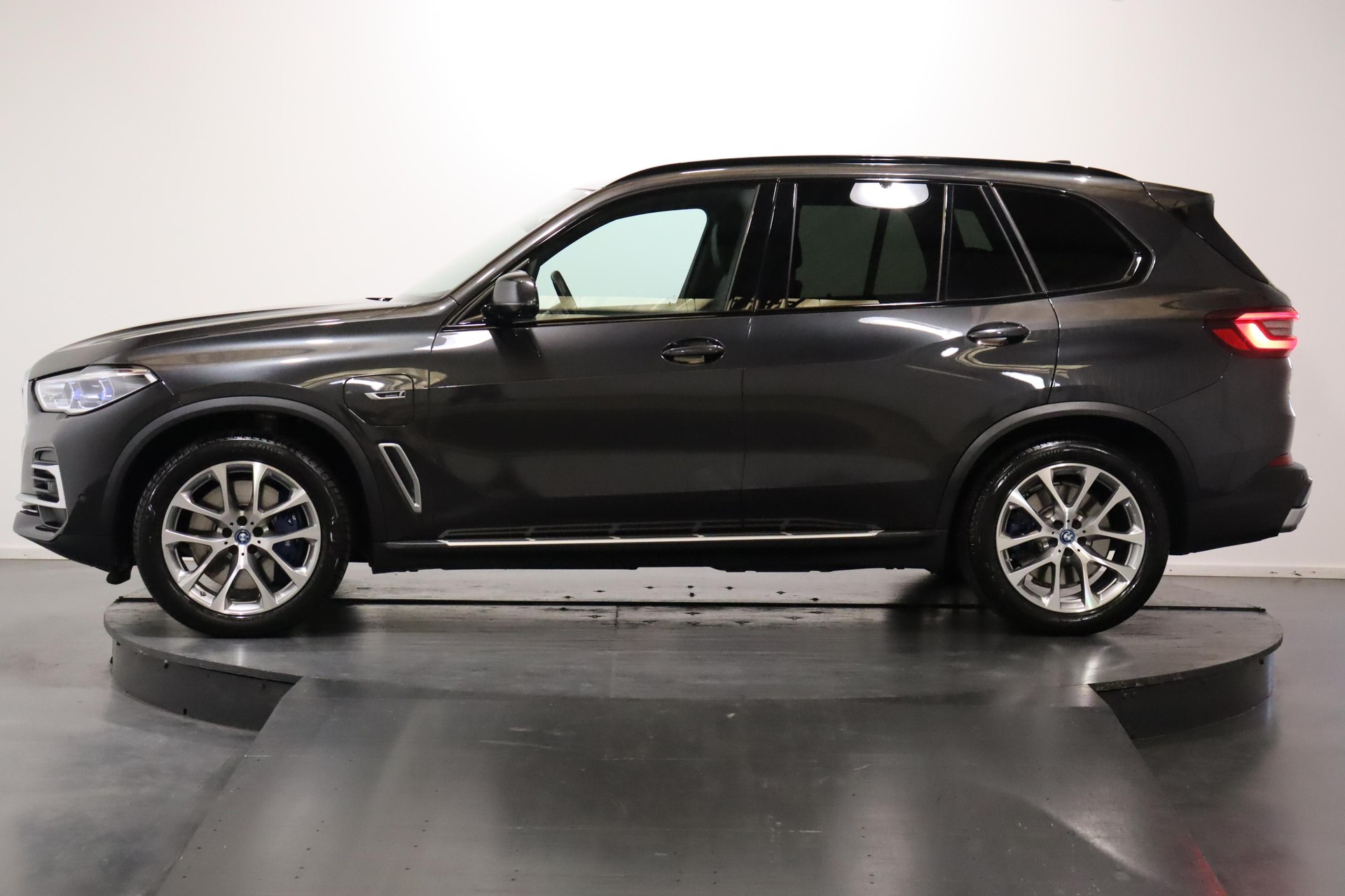 BMW X5 45e xDrive SAG-image-2