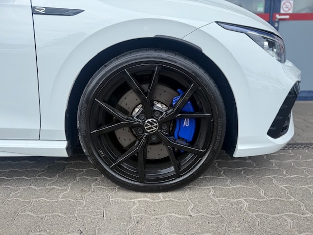 VW Golf 2.0 TSI R DSG 4Motion-image-3