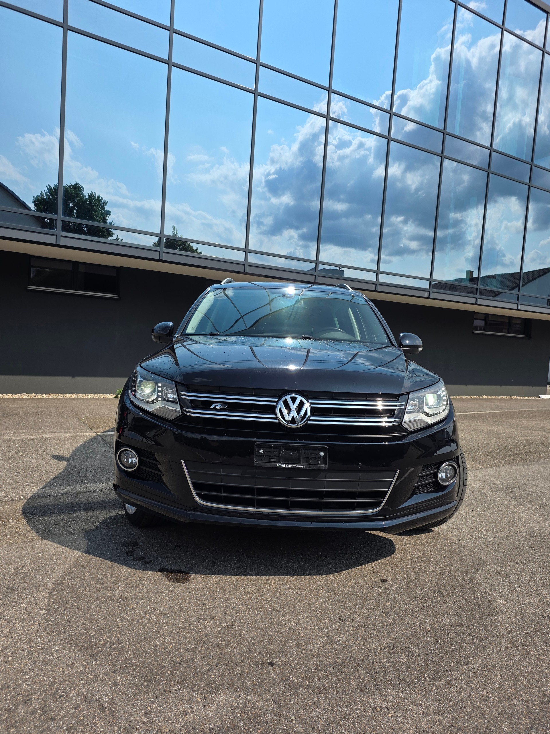 VW Tiguan 2.0 TDI BMT R-Line Design 4Motion DSG-image-5