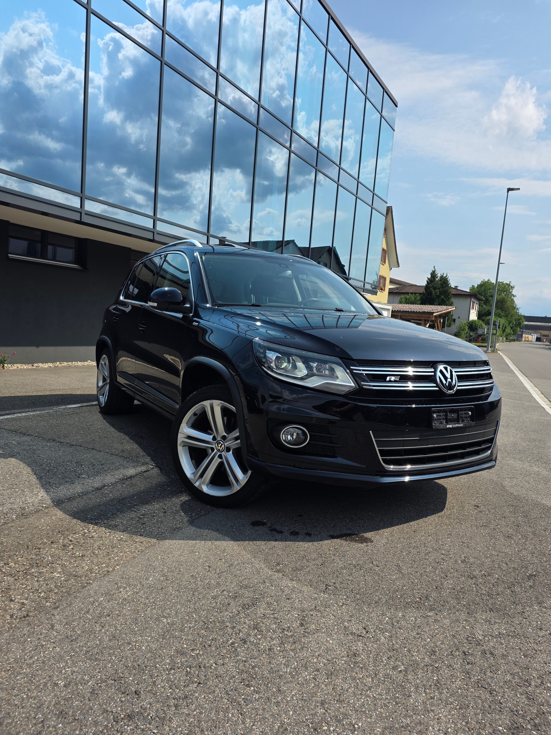 VW Tiguan 2.0 TDI BMT R-Line Design 4Motion DSG-image-6
