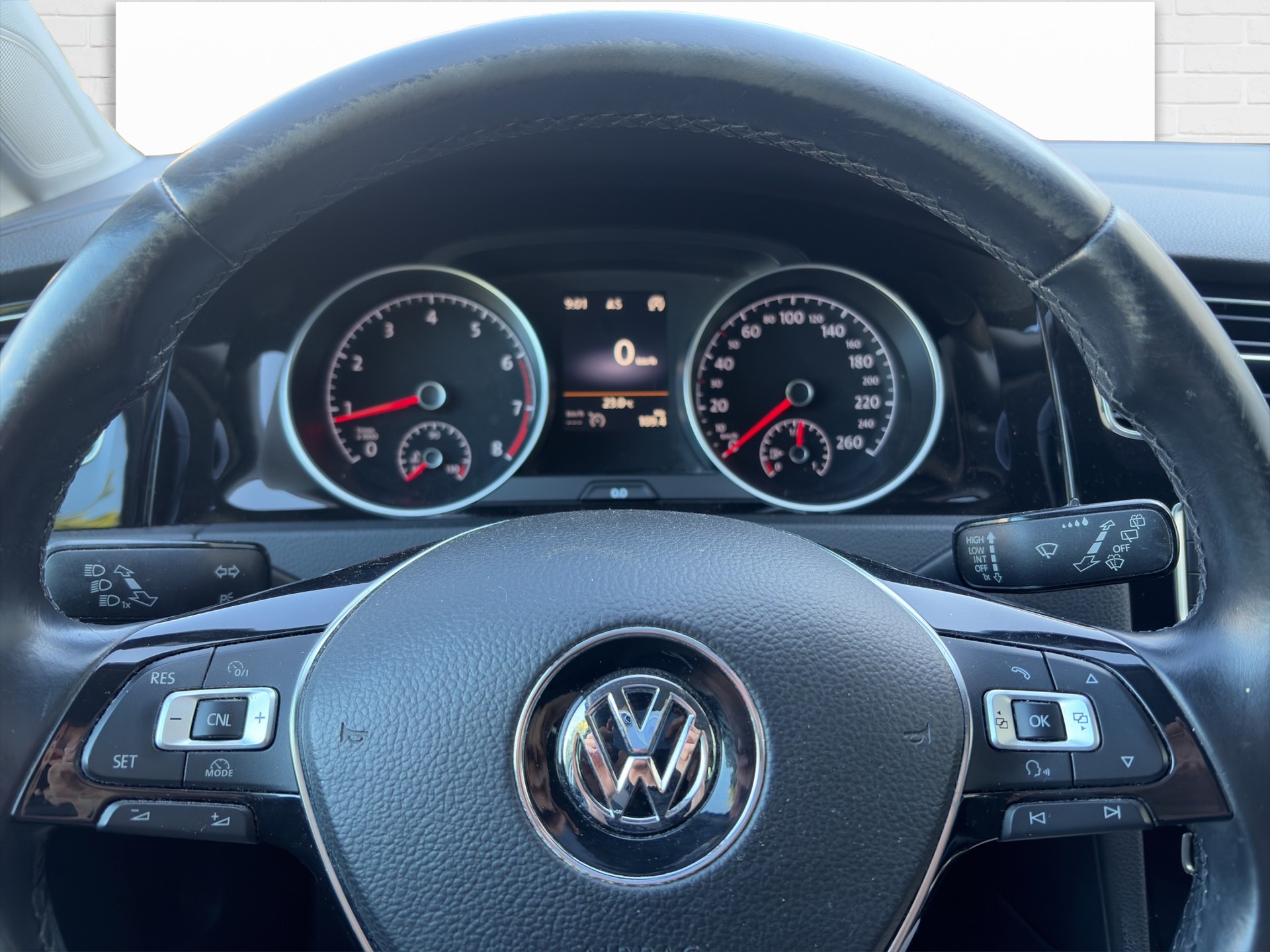 VW Golf 1.4 TSI R-Line Design-image-4