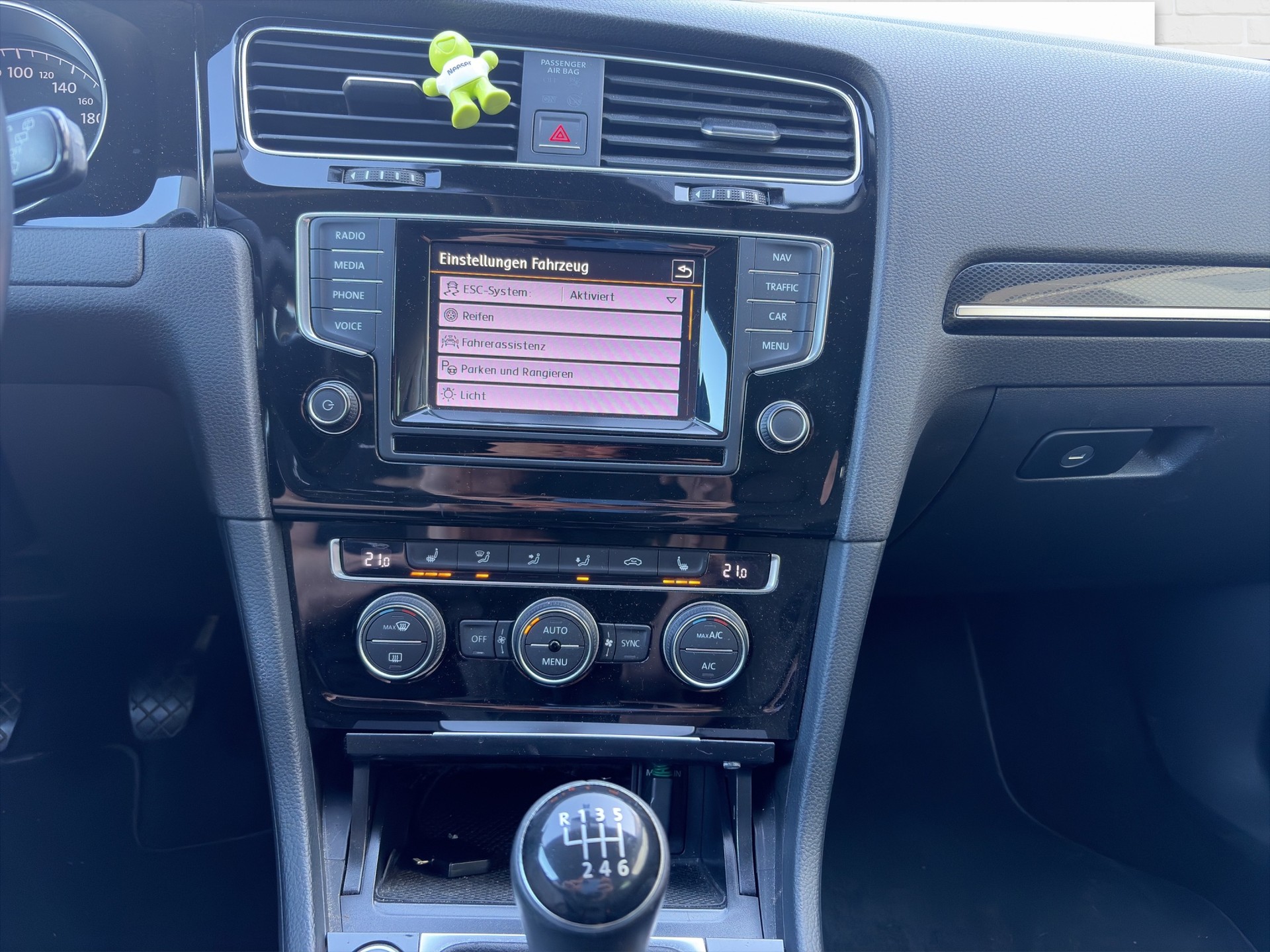 VW Golf 1.4 TSI R-Line Design-image-6
