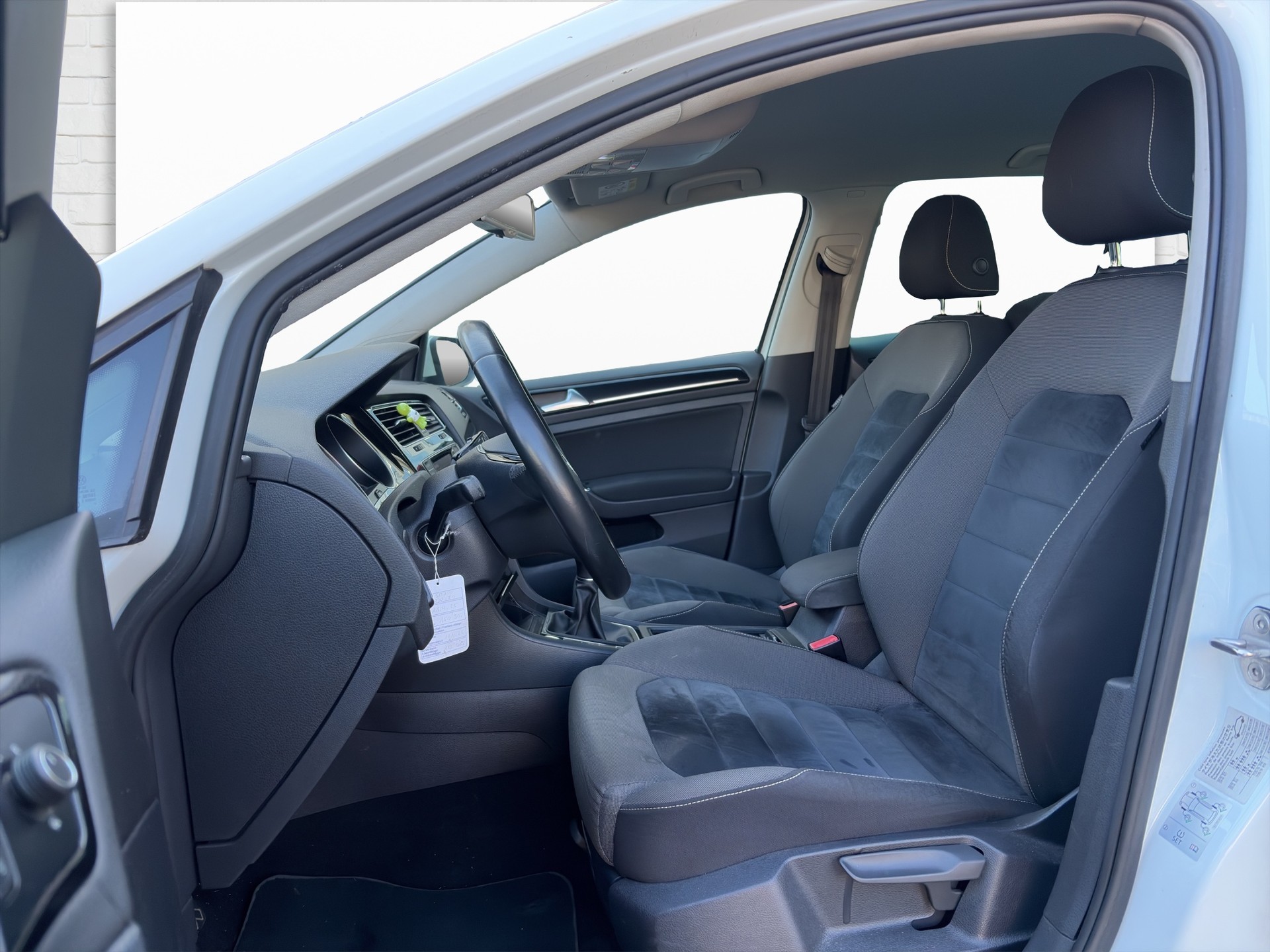 VW Golf 1.4 TSI R-Line Design-image-3