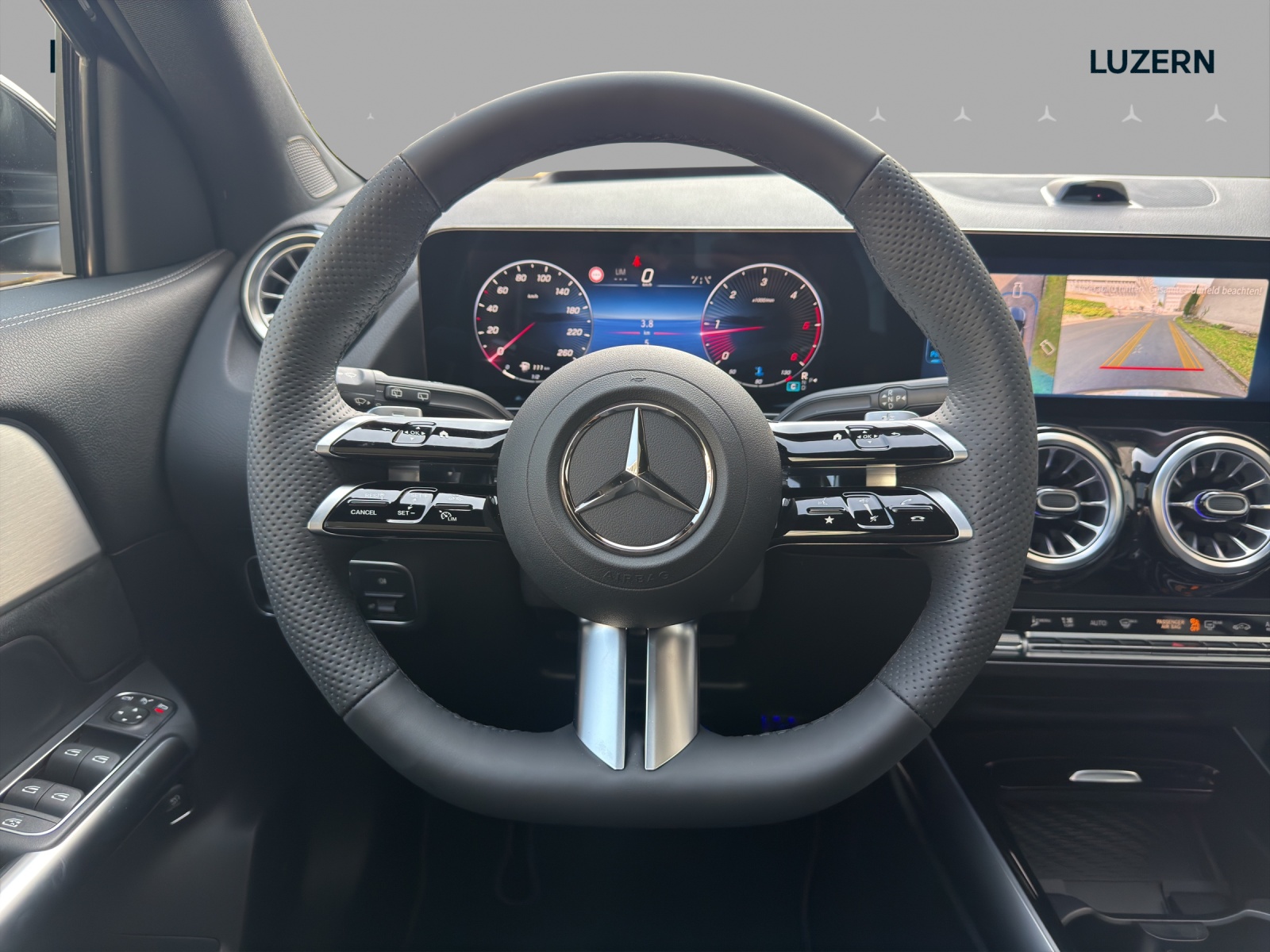 MERCEDES-BENZ GLA 220d 4Matic 8G-DCTSwiss Star-image-9