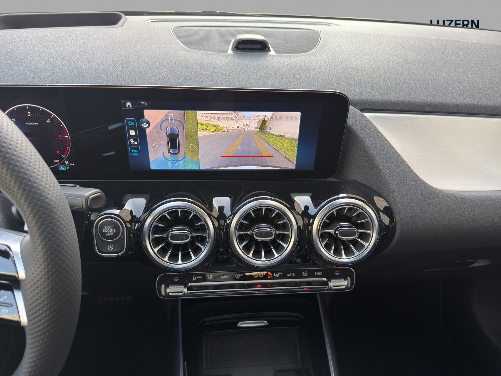 MERCEDES-BENZ GLA 220d 4Matic 8G-DCTSwiss Star-image-11