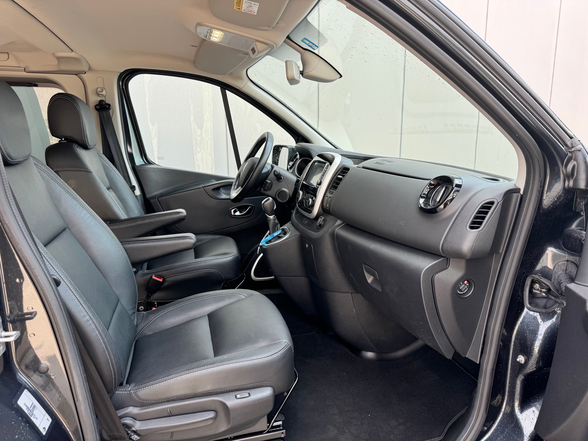 RENAULT 2.0 dCi Blue 170 Signature-image-3