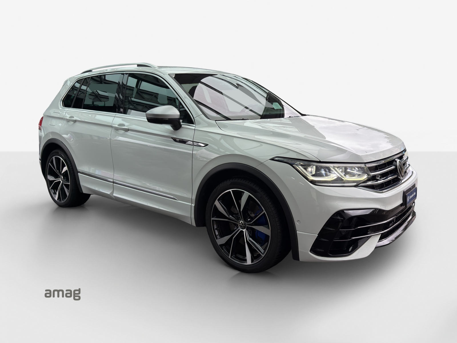 VW Tiguan 2.0TSI R 4Motion DSG-image-5