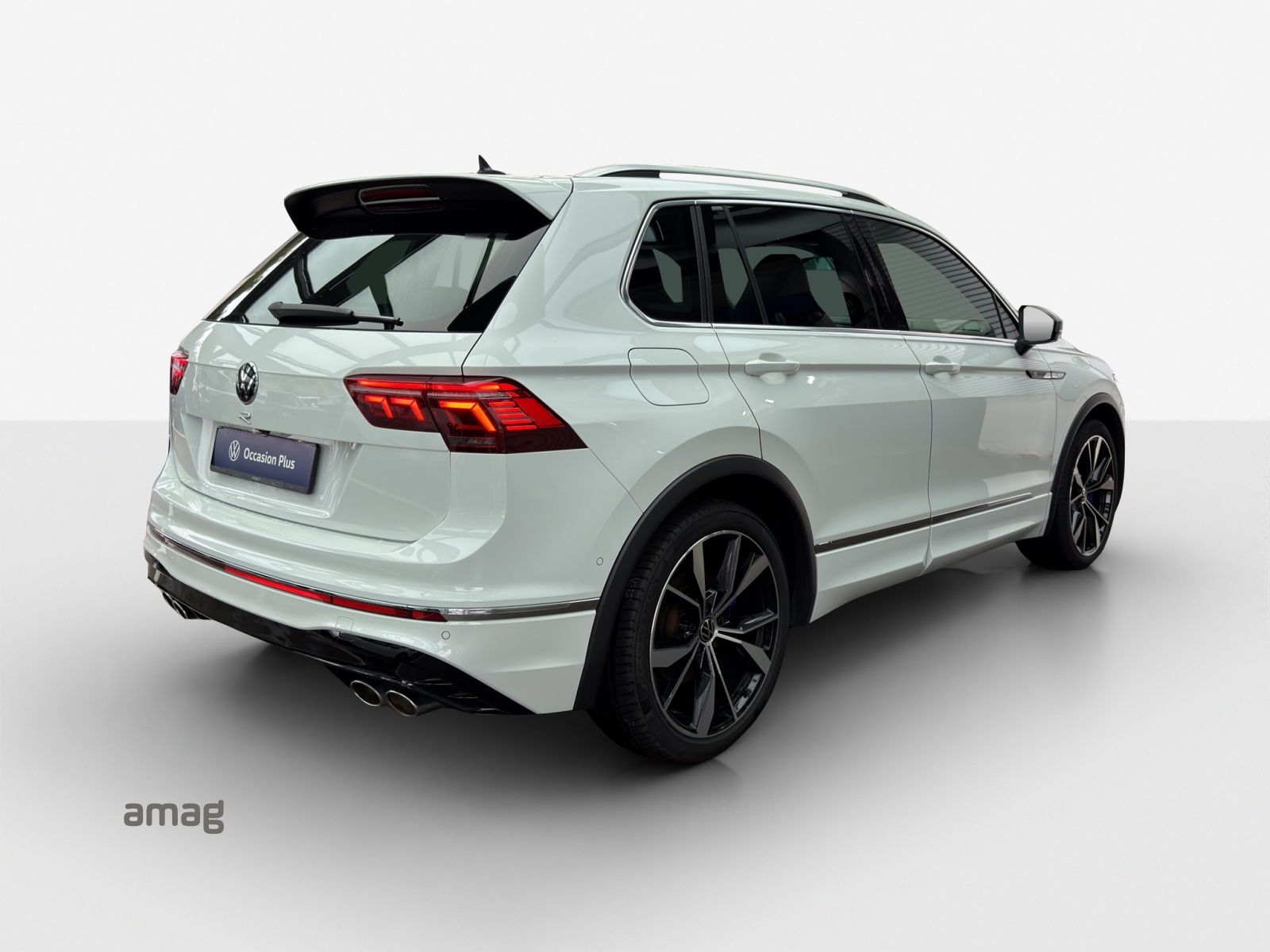 VW Tiguan 2.0TSI R 4Motion DSG-image-4