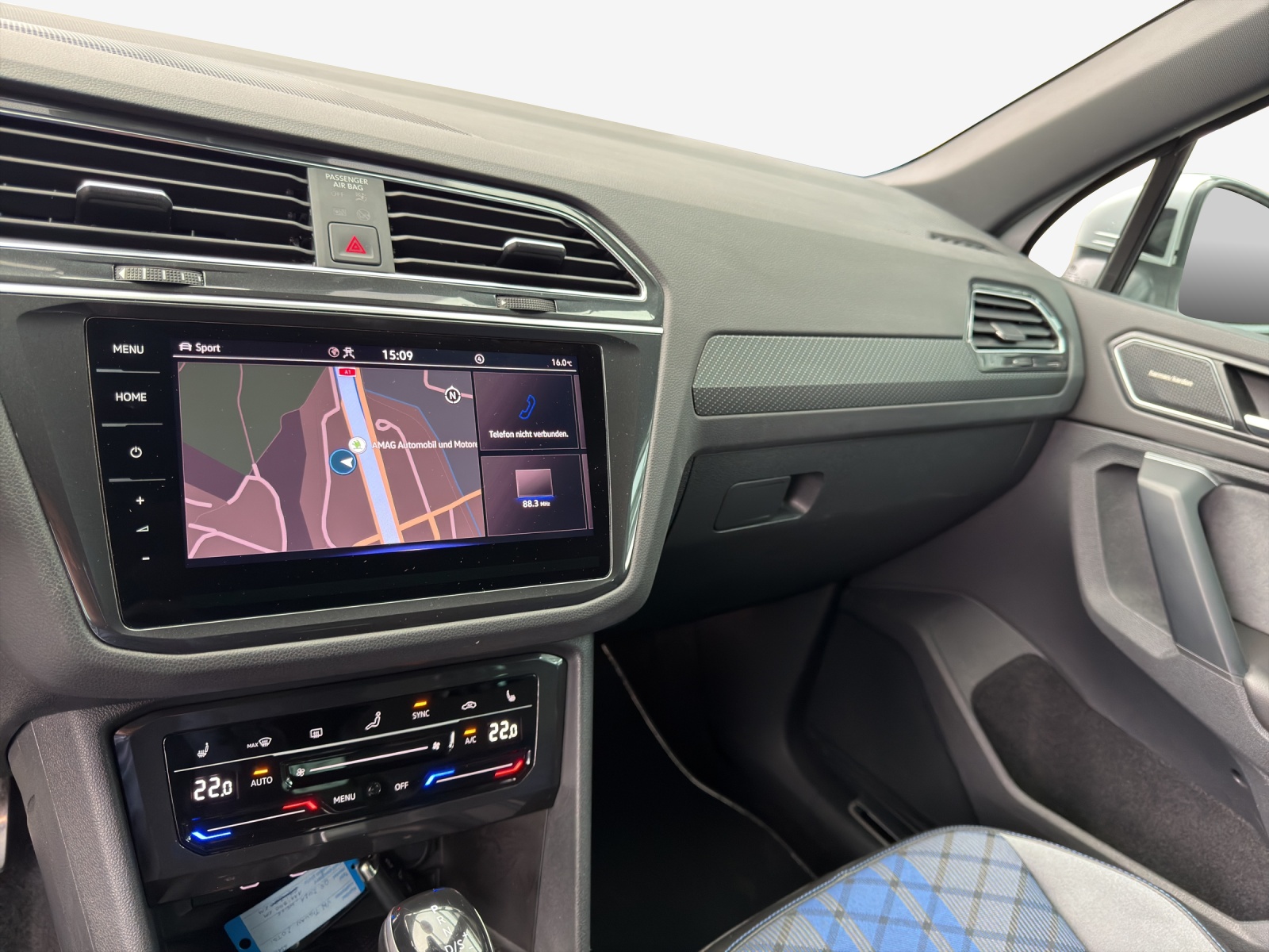 VW Tiguan 2.0TSI R 4Motion DSG-image-10