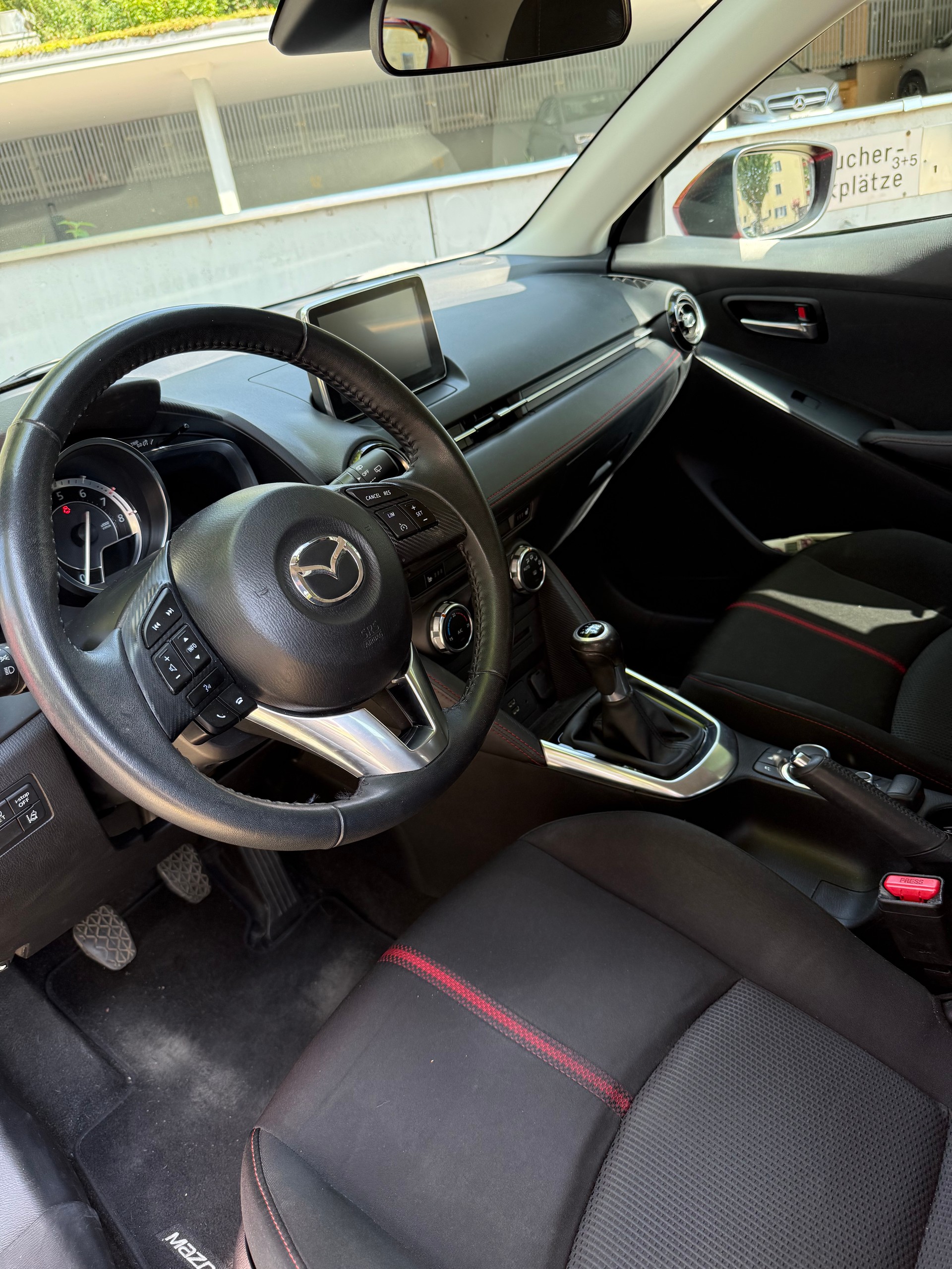 MAZDA 1.5i 16V Skyactiv-G Revolution-image-4