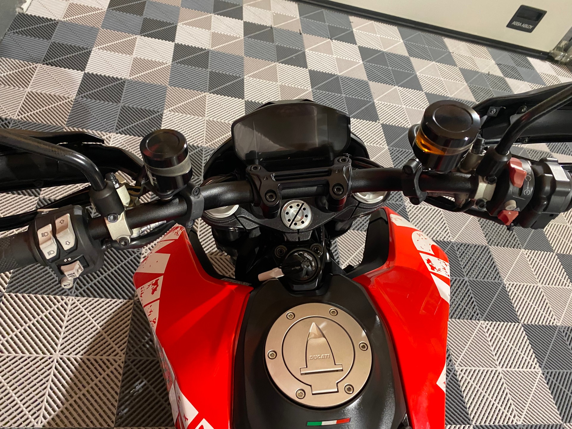DUCATI Hypermotard 950 RVE-image-12