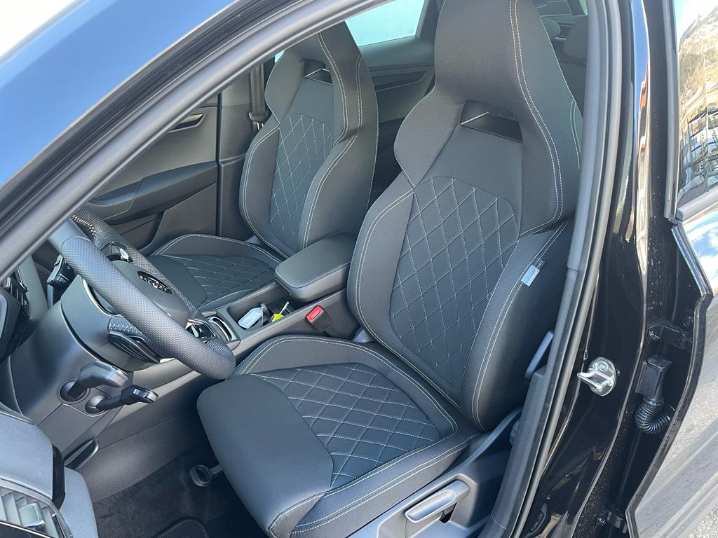 SKODA Karoq 2.0 TDI SportLine 4x4 DSG-image-7