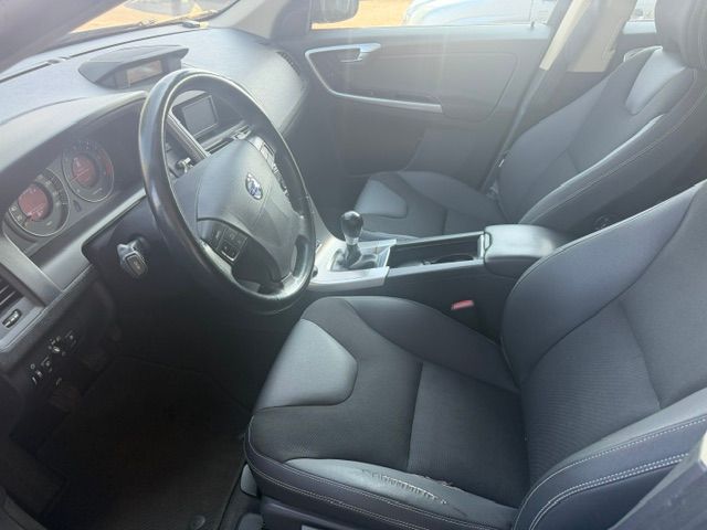 VOLVO XC60 D5 AWD-image-8