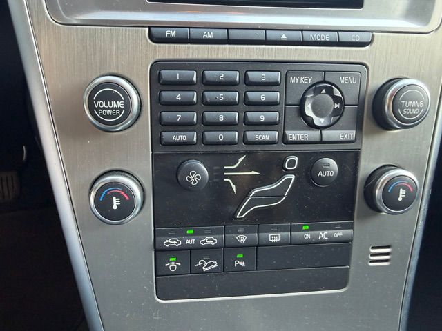 VOLVO XC60 D5 AWD-image-10