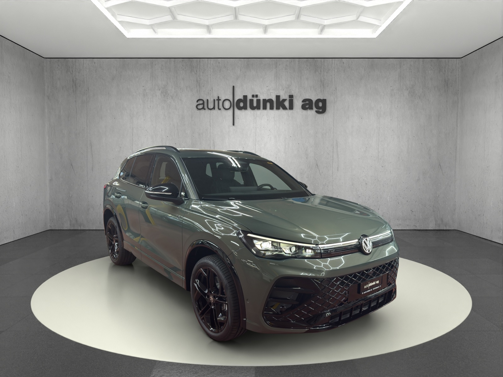 VW Tiguan 2.0 TSI DSG R-Line United 4Motion-image-5