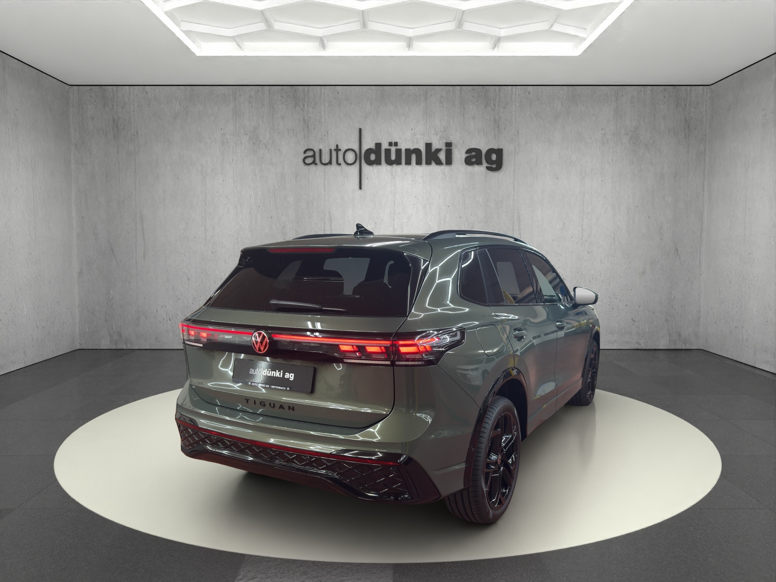 VW Tiguan 2.0 TSI DSG R-Line United 4Motion-image-3