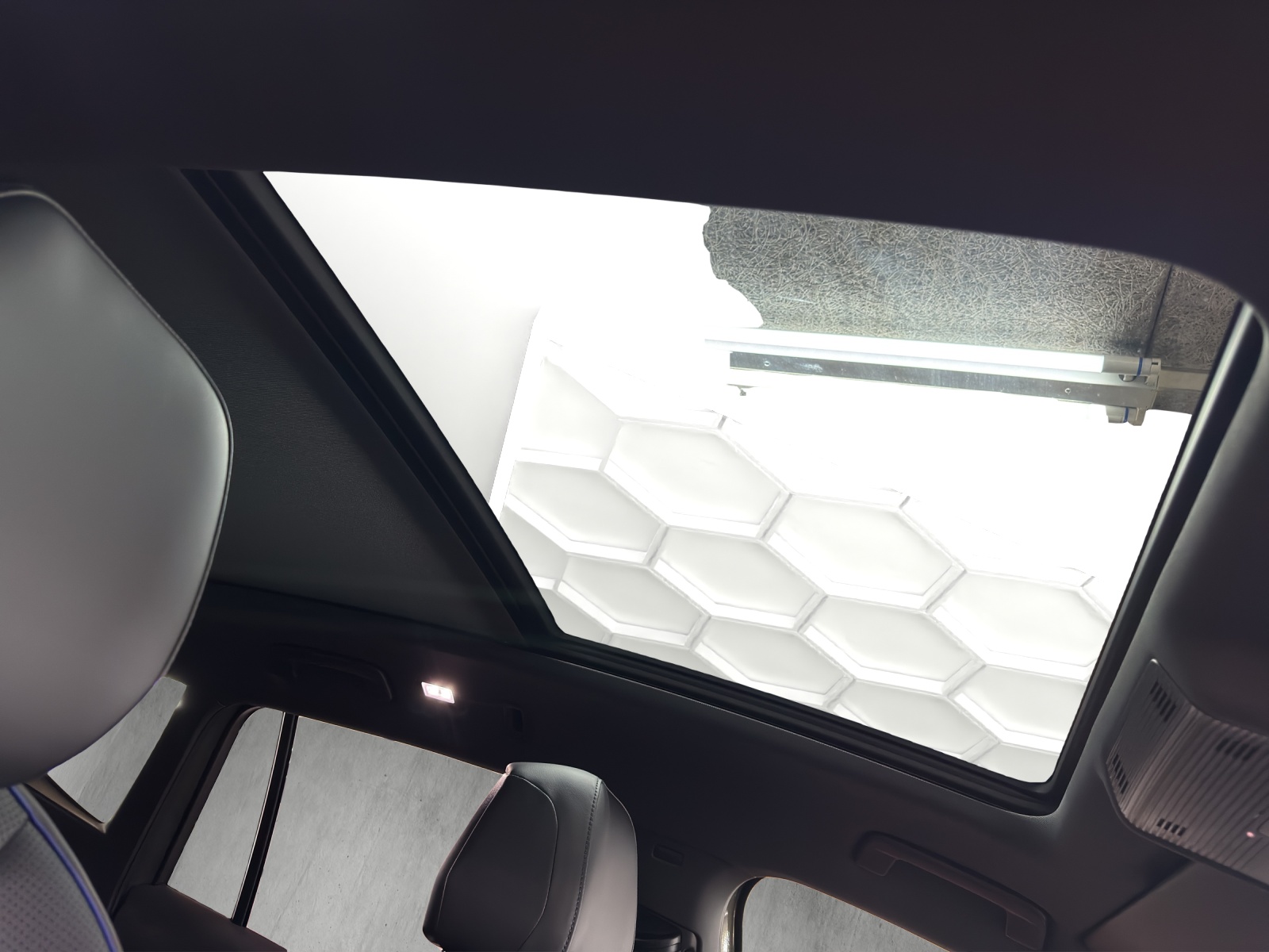 VW Tiguan 2.0 TSI DSG R-Line United 4Motion-image-11