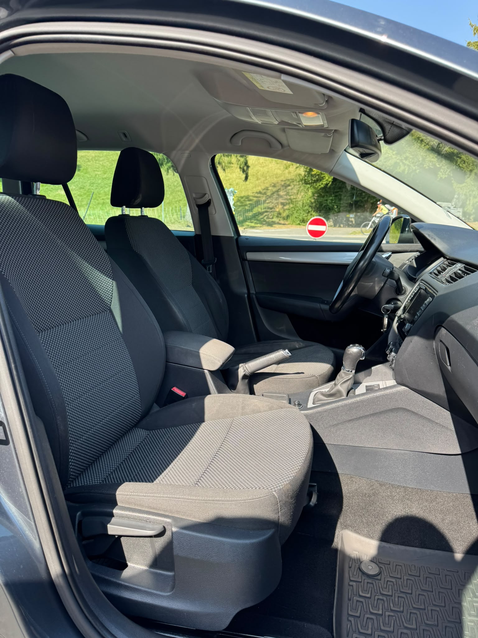 SKODA Octavia Combi 2.0 TDI Ambition 4x4 DSG-image-10
