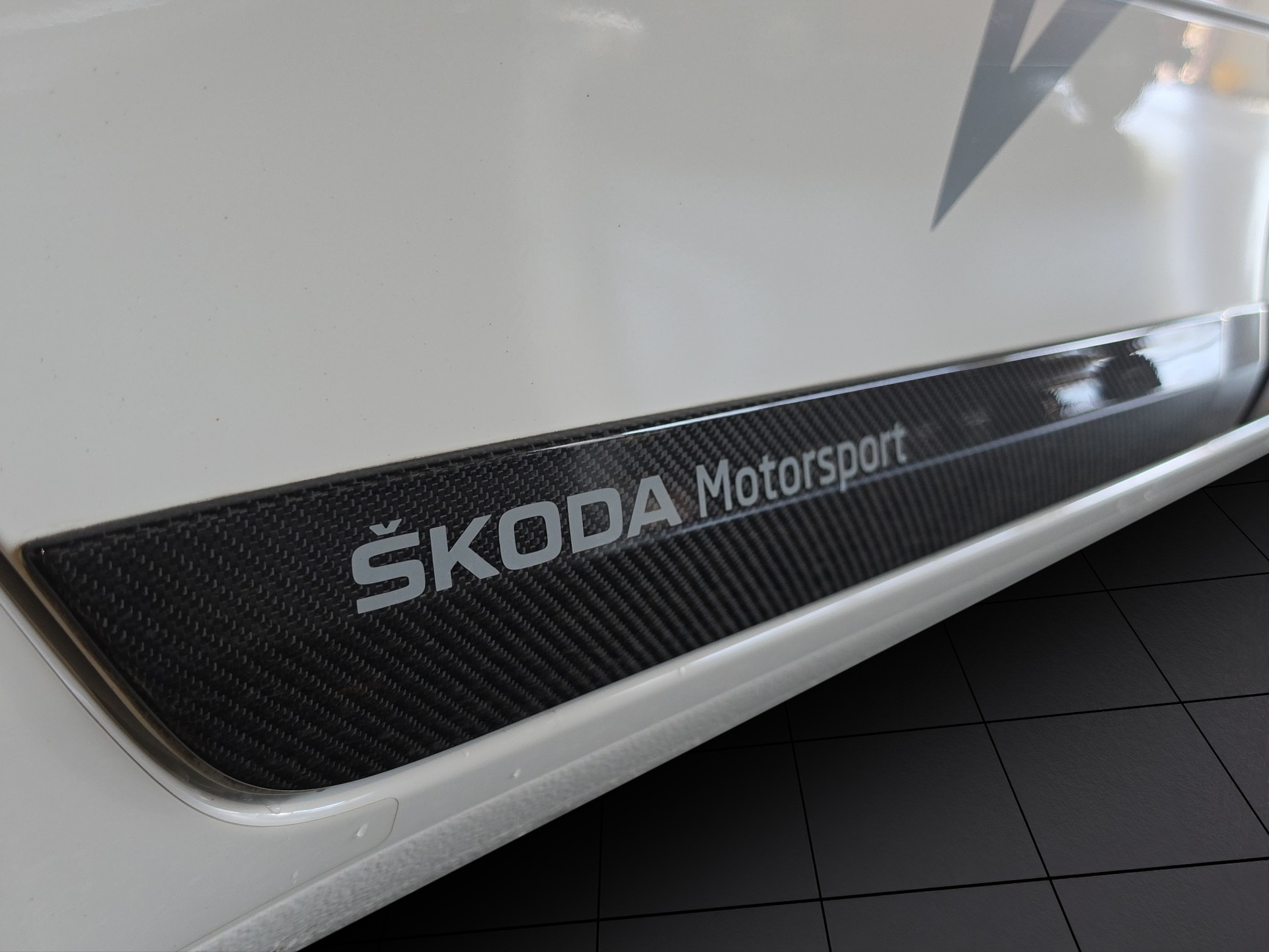 SKODA Fabia 1.4 TSI RS DSG-image-9