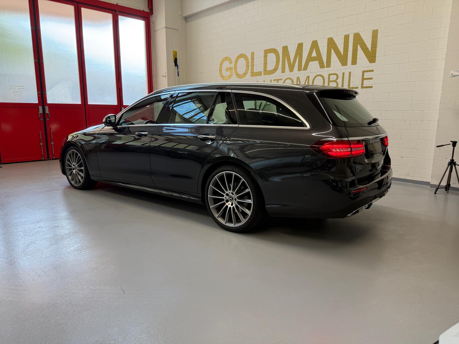 MERCEDES-BENZ E 220 d T 4Matic AMG Line 9G-Tronic-image-2