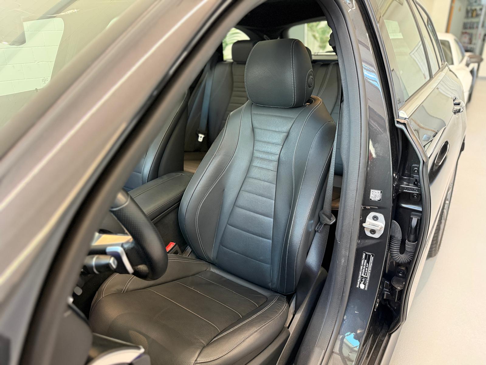 MERCEDES-BENZ E 220 d T 4Matic AMG Line 9G-Tronic-image-14