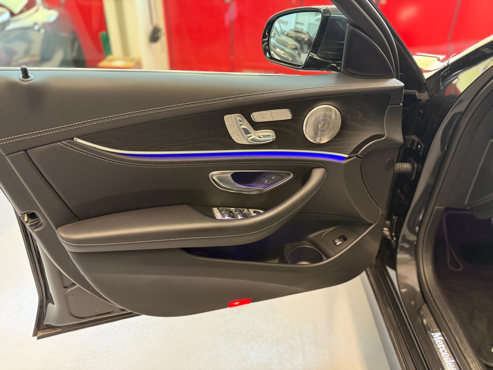MERCEDES-BENZ E 220 d T 4Matic AMG Line 9G-Tronic-image-10