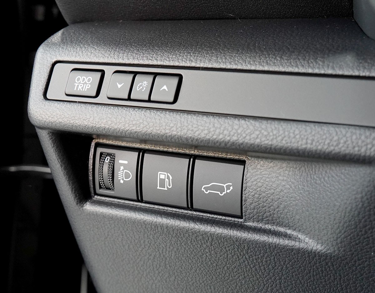LEXUS LBX FWD Elegant CVT LEDER-image-17